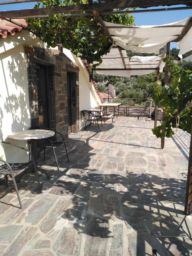 Christos Center Rooms Raches  ภายนอก รูปภาพ
